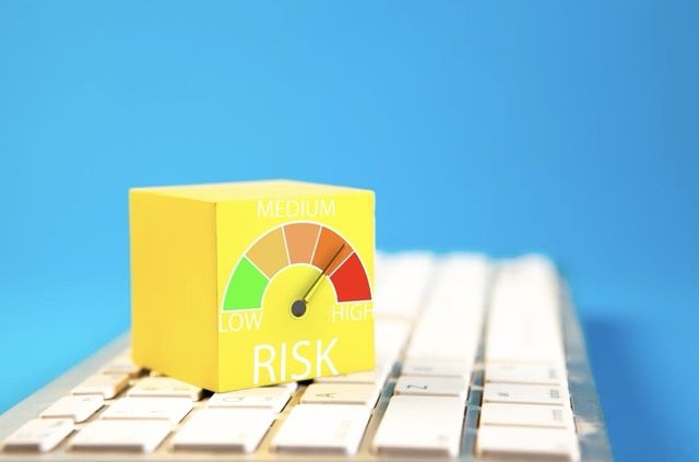 Market Research Sebagai Early Warning System: Mendeteksi Risiko Bisnis Sebelum Menjadi Masalah Besar